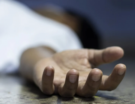 شاب يقتل والدته باستخدام "الزيت المغلي"